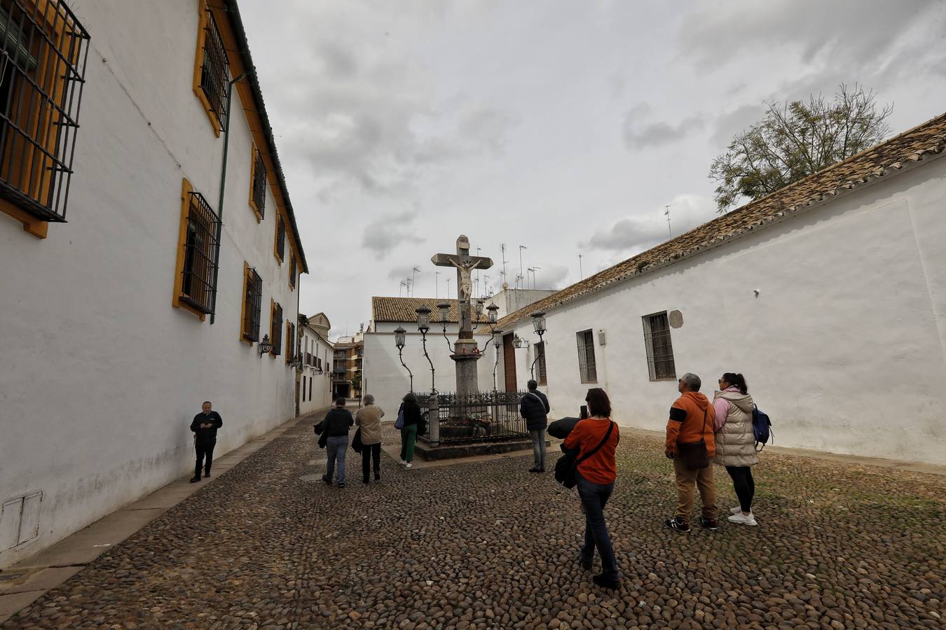 En imágenes, el aspecto de la plaza de Capuchinos de Córdoba sin cables