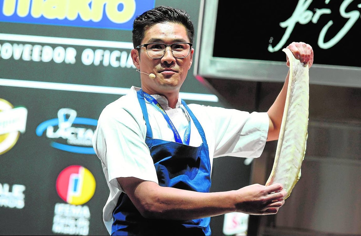 2019. Despensa local. La ecología toma el auditorio: Kristian Baumann (en la imagen), Ricardo Camanini y Dominique Creen. Ferran Adrià regresa, ocho años después, para anunciar las bases de lo que será en el futuro elBulli.