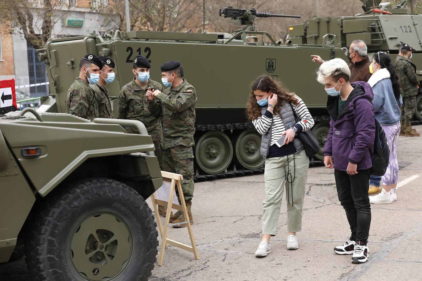 La espectacular exposición militar en Córdoba de las Unidades Acorazadas de la Bri X, en imágenes