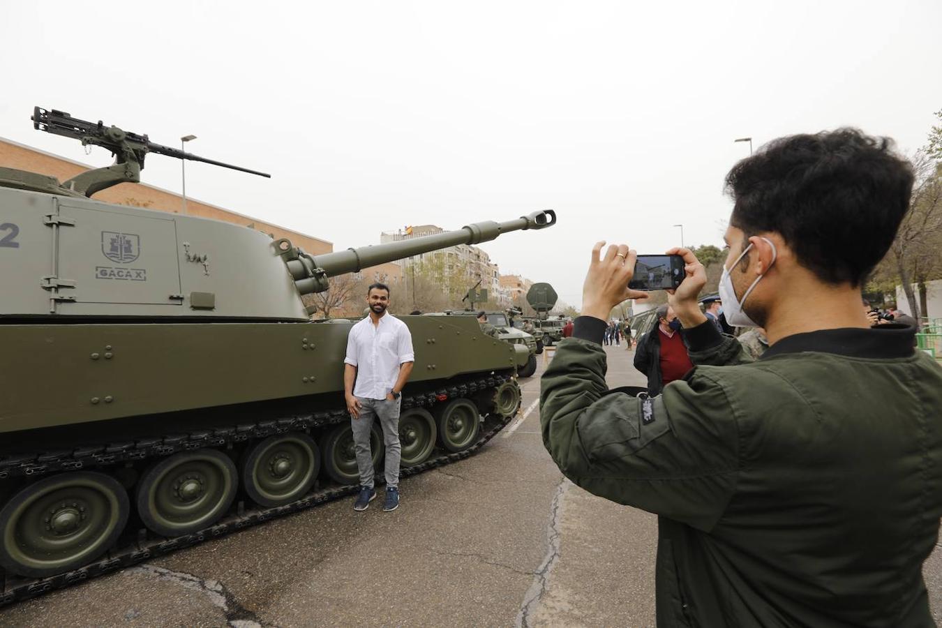 La espectacular exposición militar en Córdoba de las Unidades Acorazadas de la Bri X, en imágenes