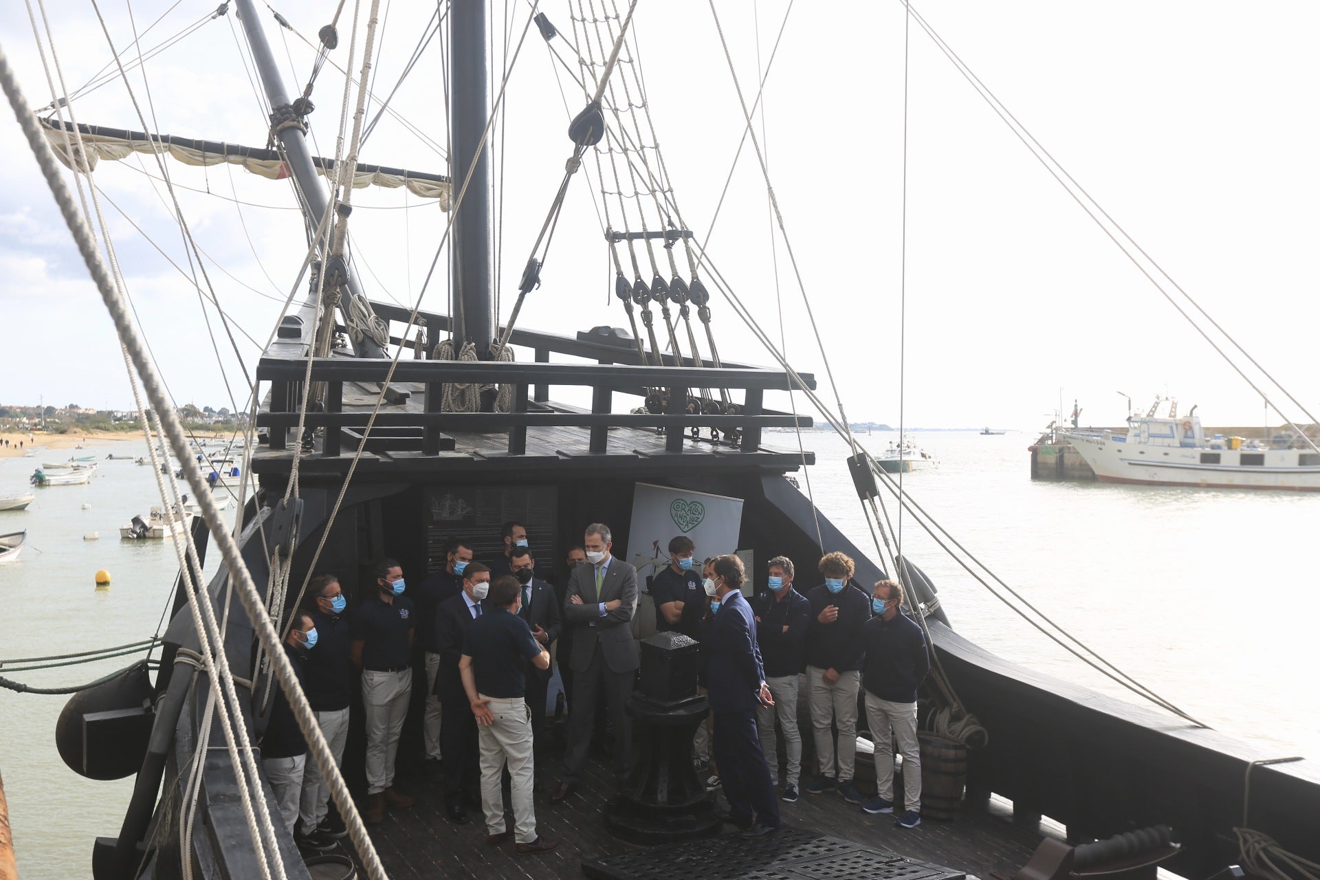 Fotos: Felipe VI en la Cofradía de Pescadores de Sanlúcar y la Nao Victoria