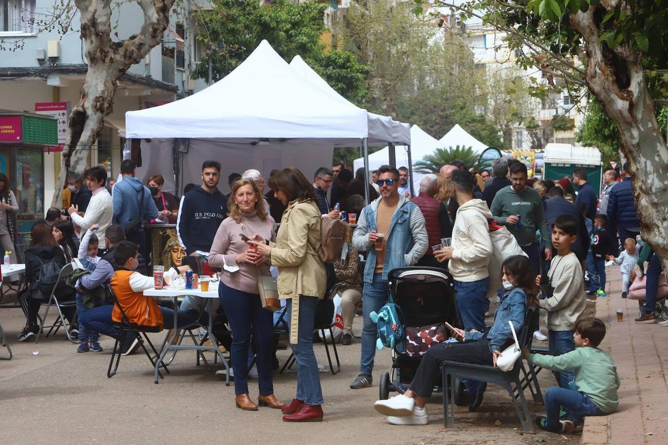 El gran ambiente de la &#039;Viñuela Shopping Hill&#039; de Córdoba, en imágenes