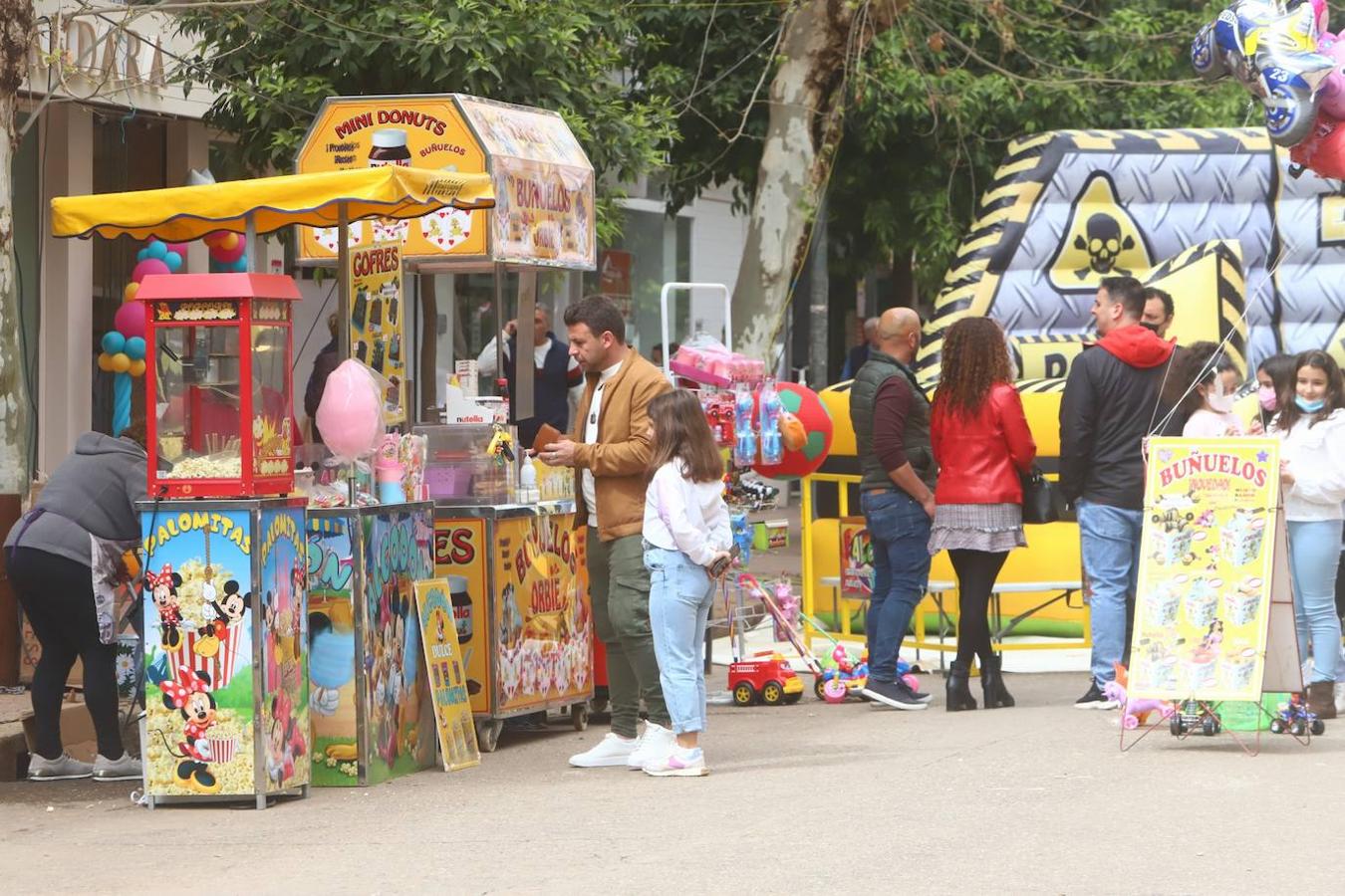 El gran ambiente de la &#039;Viñuela Shopping Hill&#039; de Córdoba, en imágenes