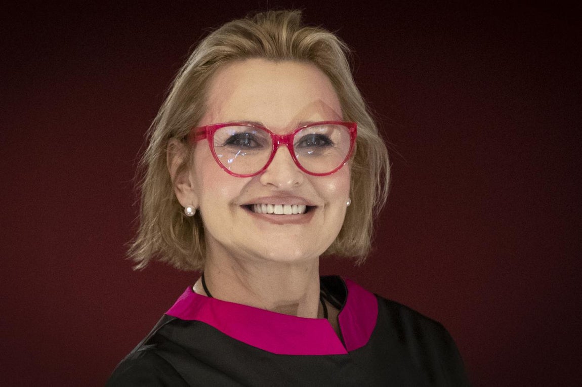 Ainhoa Arteta (57 años). Desde que la cantante de ópera anunciara por sorpresa su separación el pasado septiembre del militar Matías Urrea, muchos han sido los rumores que han circulado sobre los verdaderos motivos de su ruptura.