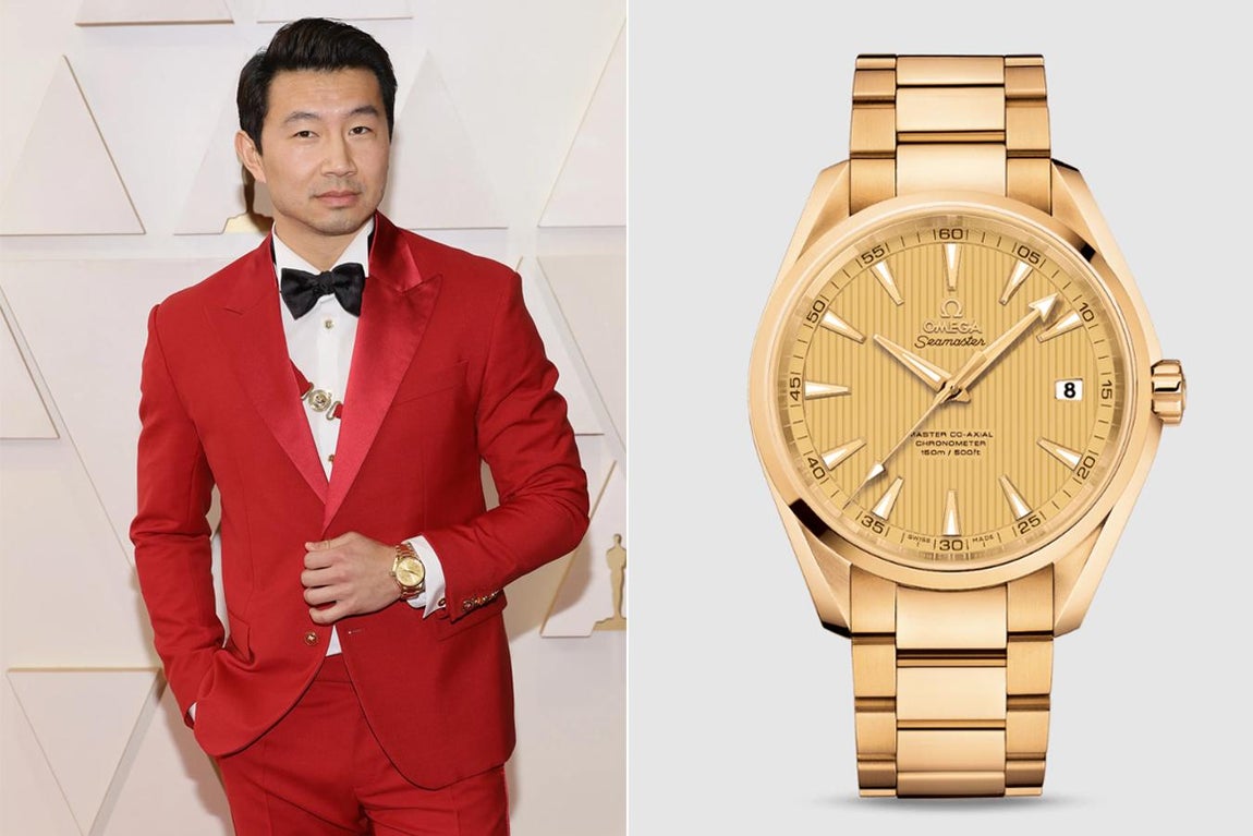 Simu Liu y Omega. El actor y cantante de origen chino no pasó sin duda desapercibido con su estilismo rojo. Como complemento, un también llamativo reloj de oro firmado por Omega resaltaba aún más entre los colorido de su estilismo. Se trataba del modelo Omega Seamaster Aqua Terra 150M en oro amarillo y con esfera también en oro, cuyo precio de venta actual es de 30.100 euros