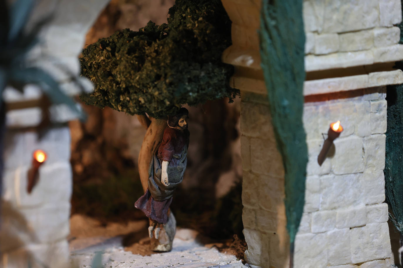 La llamativa Pasión de Cristo en quince dioramas en Zoco Córdoba