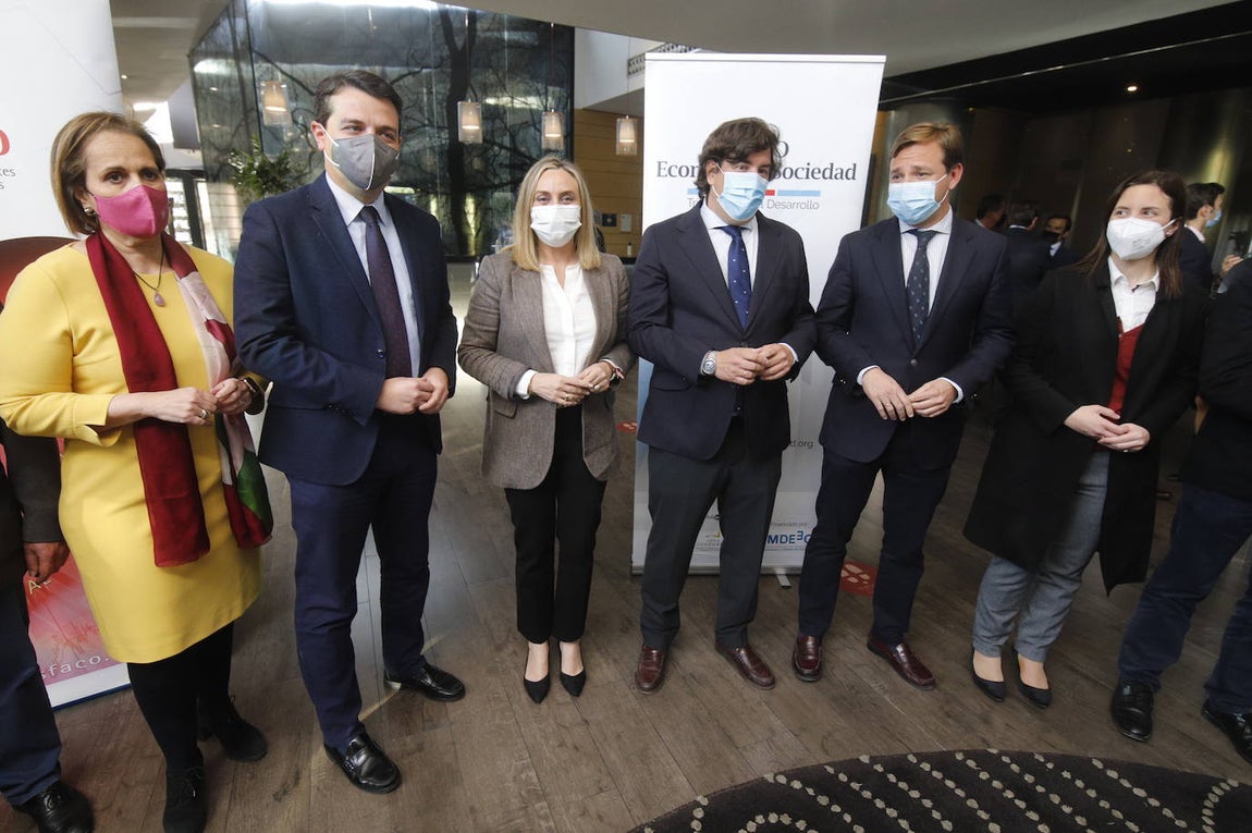 La conferencia de la consejera de Fomento en el foro de Asfaco, en imágenes