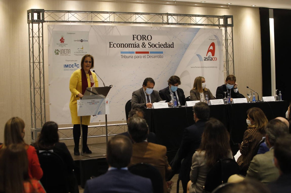 La conferencia de la consejera de Fomento en el foro de Asfaco, en imágenes