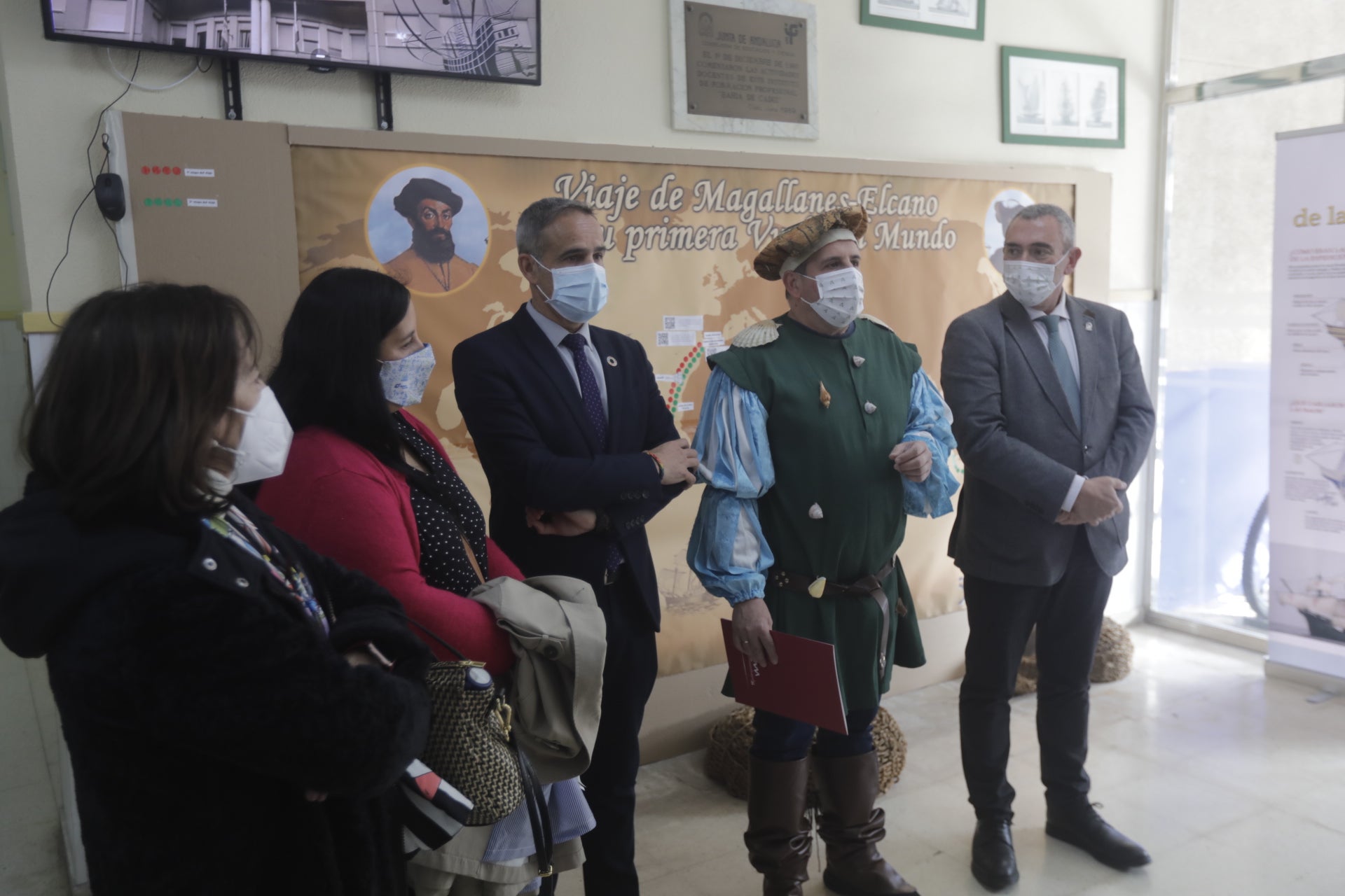 Elcano y Magallanes desembarcan en el IES Fernando Aguilar de Cádiz