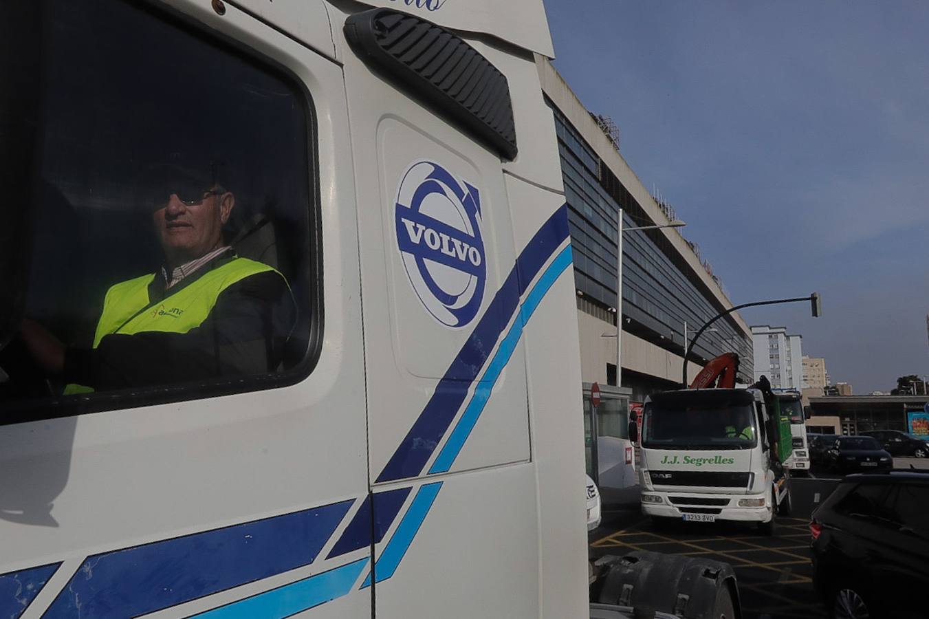 Fotos: Los camiones vuelven a colapsar Cádiz