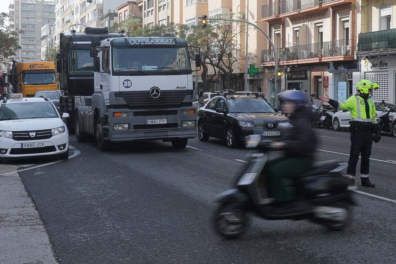 Fotos: Los camiones vuelven a colapsar Cádiz