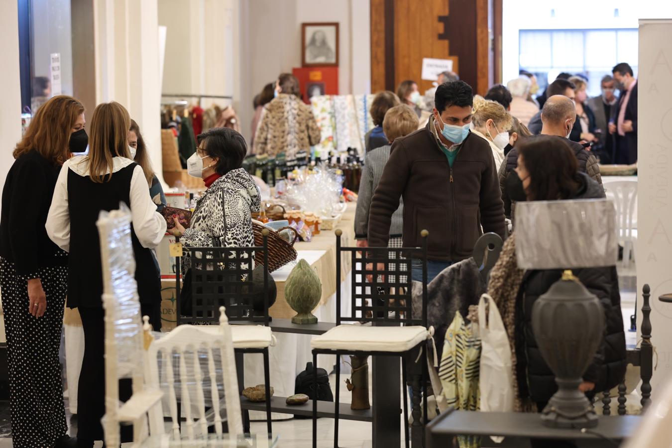 El Baratillo de Primavera de Adevida en San Felipe Neri, en imágenes