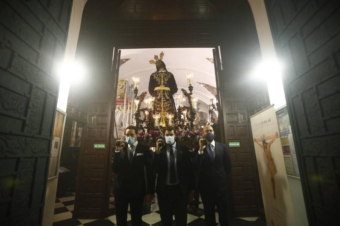 La vuelta a casa del Perdón y la Virgen del Rocío, en imágenes