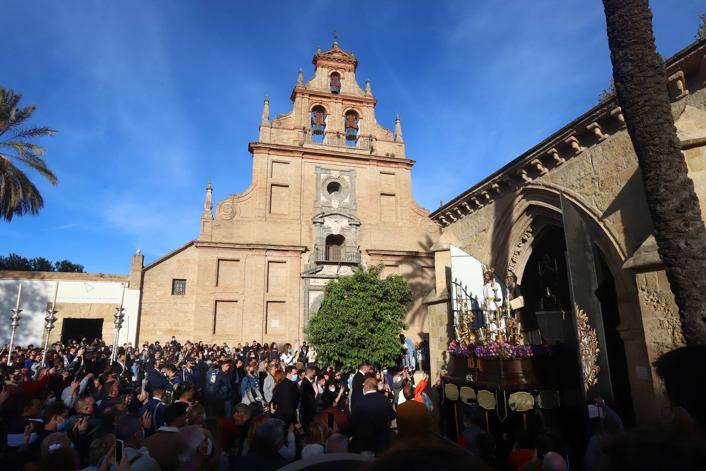 La procesión de Jesús de la Bondad en Córdoba, en imágenes