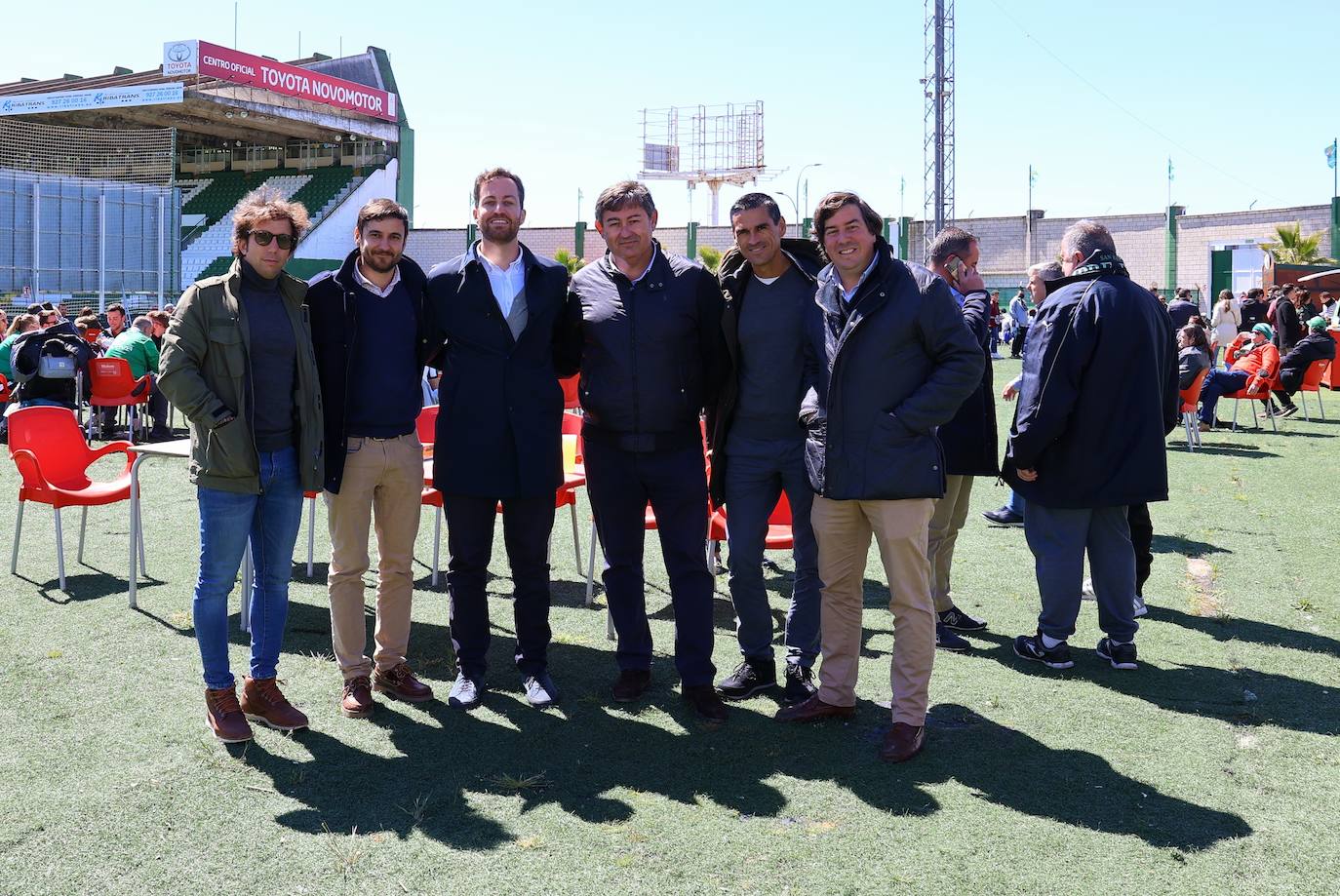 El ambientazo de la afición del Córdoba CF en Cáceres, en imágenes