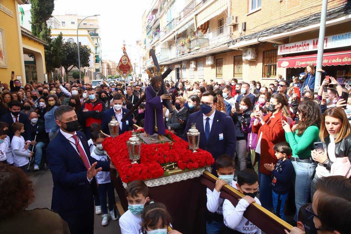 La Semana Santa Infantil del colegio Santa María de Guadalupe de Córdoba, en imágenes