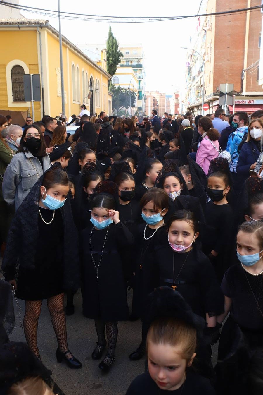 La Semana Santa Infantil del colegio Santa María de Guadalupe de Córdoba, en imágenes