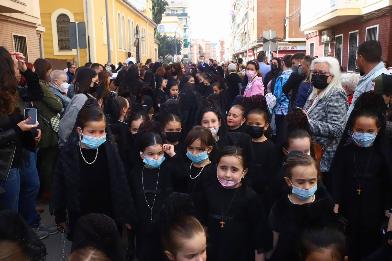 La Semana Santa Infantil del colegio Santa María de Guadalupe de Córdoba, en imágenes