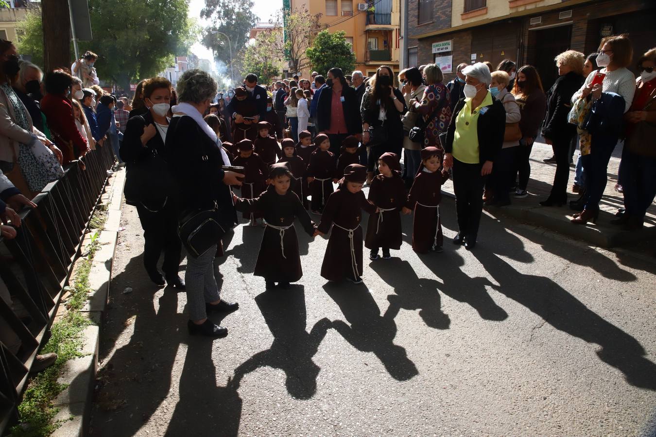 La Semana Santa Infantil del colegio Santa María de Guadalupe de Córdoba, en imágenes