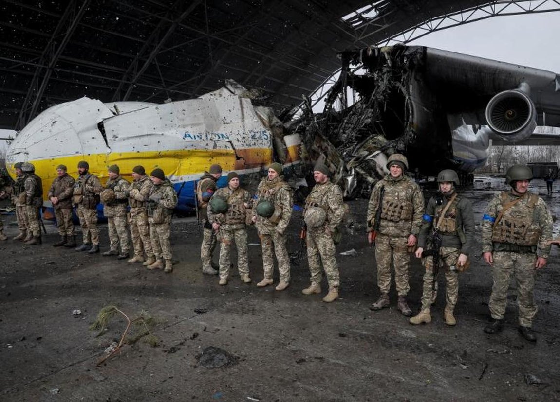 Así ha quedado el Antónov An-225, el avión más grande del mundo destruido por los rusos