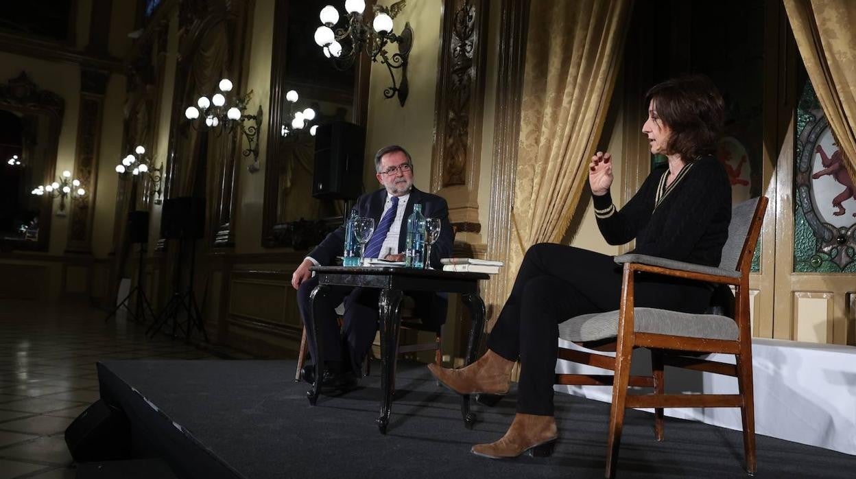 La presencia de Paloma Sánchez-Garnica en el Foro Cultural de ABC Córdoba, en imágenes