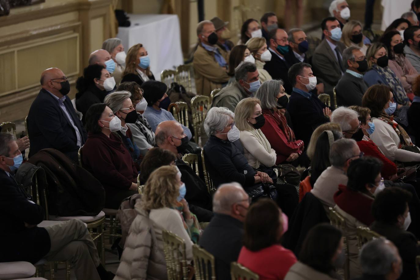 La presencia de Paloma Sánchez-Garnica en el Foro Cultural de ABC Córdoba, en imágenes