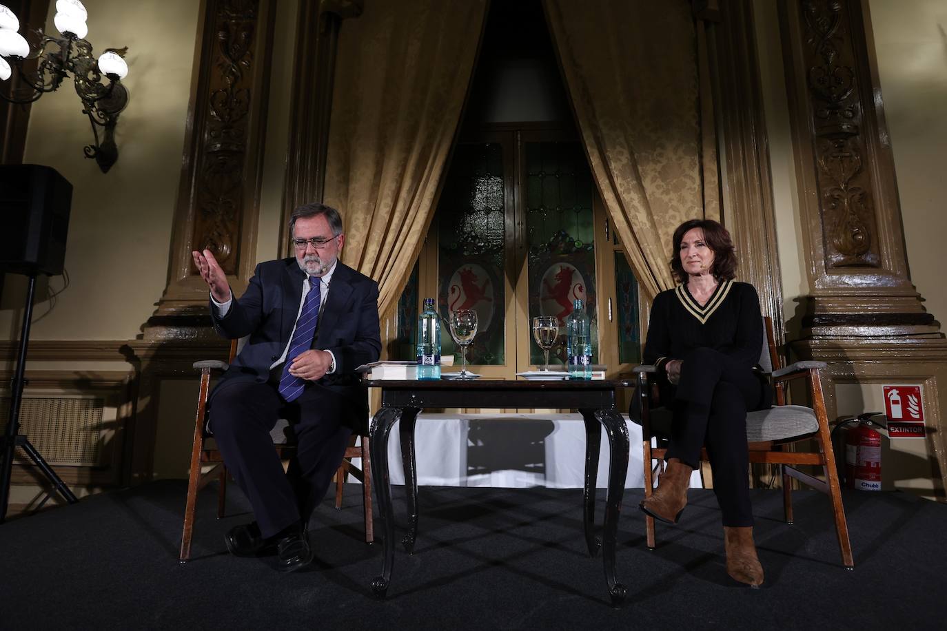 La presencia de Paloma Sánchez-Garnica en el Foro Cultural de ABC Córdoba, en imágenes