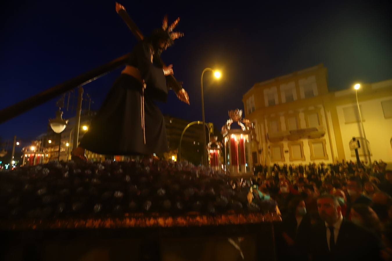 El íntimo via crucis de Jesús en su Soberano Poder por Córdoba, en imágenes