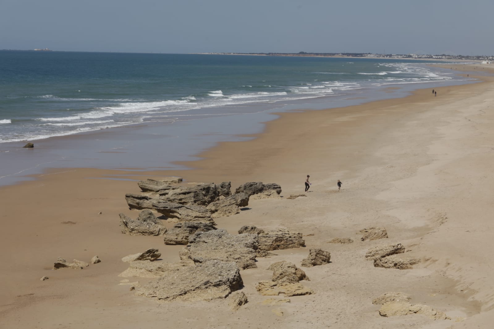 En imágenes: Así está la playa de Roche de cara a la Semana Santa