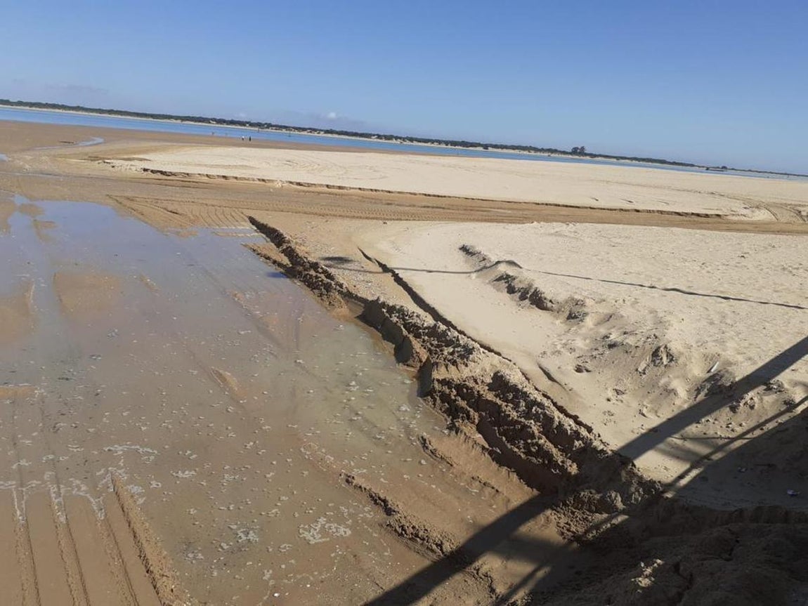 En imágenes: Así está la playa de Sanlúcar días antes del comienzo de la Semana Santa