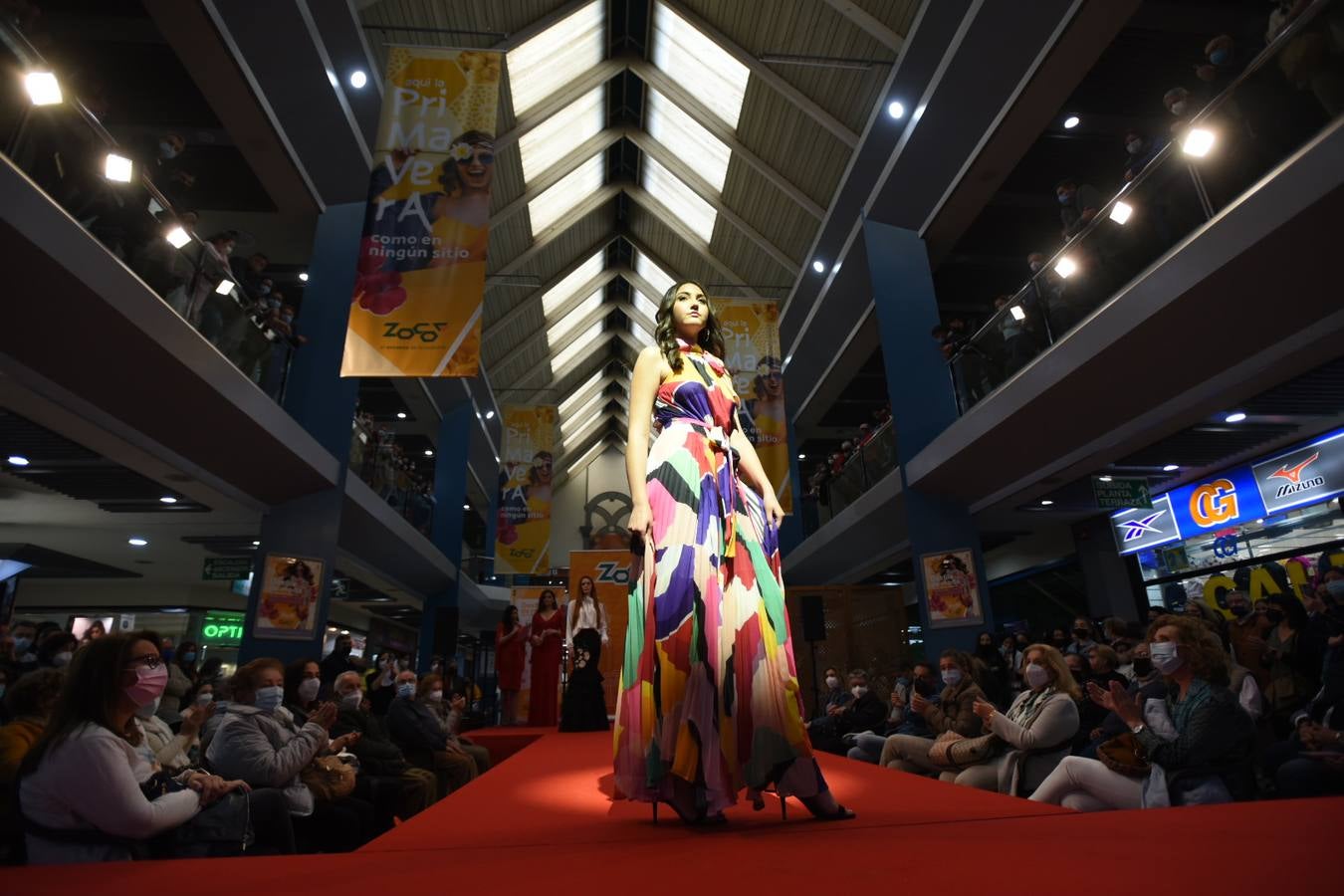 La moda primavera y verano llegan al Centro Comercial Zoco Córdoba, en imágenes