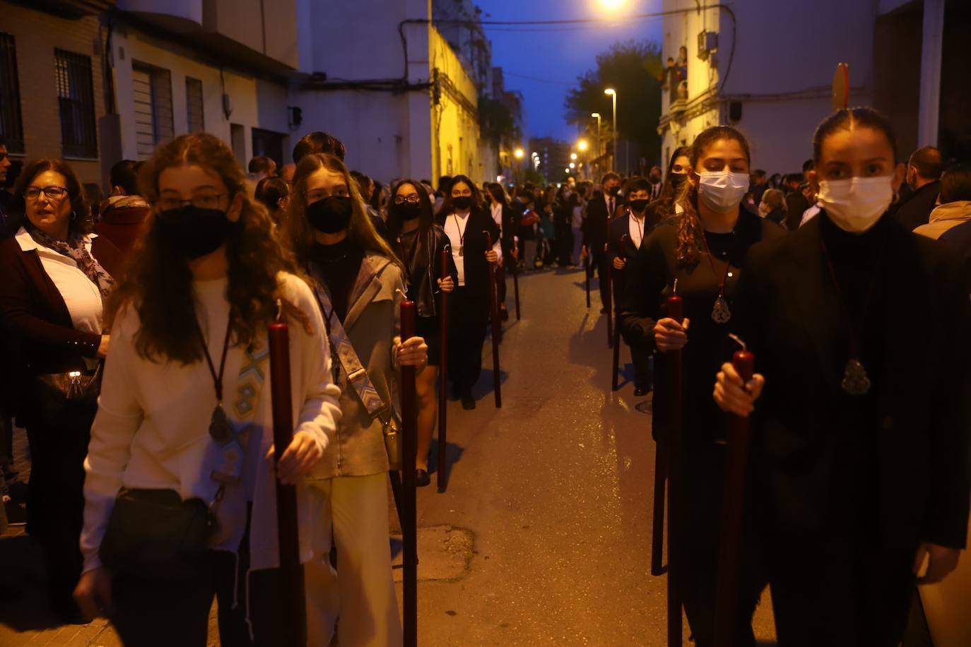 Los vía crucis de la Providencia y la Redención en Córdoba, en imágenes