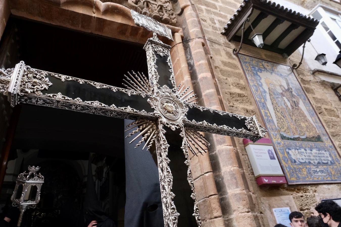 FOTOS: Procesión de Servitas el Viernes de Dolores, en la Semana Santa de Cádiz 2022