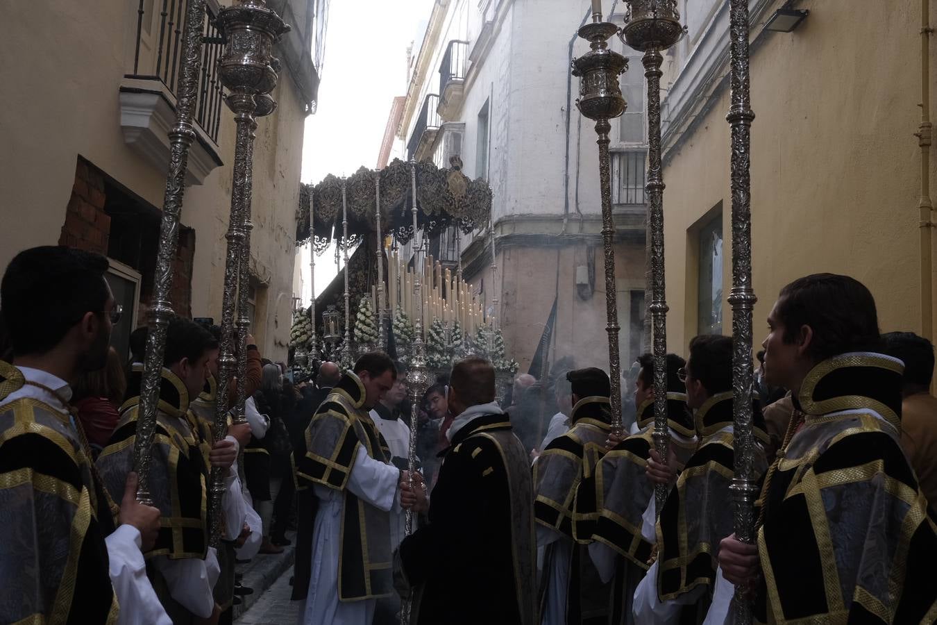 FOTOS: Procesión de Servitas el Viernes de Dolores, en la Semana Santa de Cádiz 2022