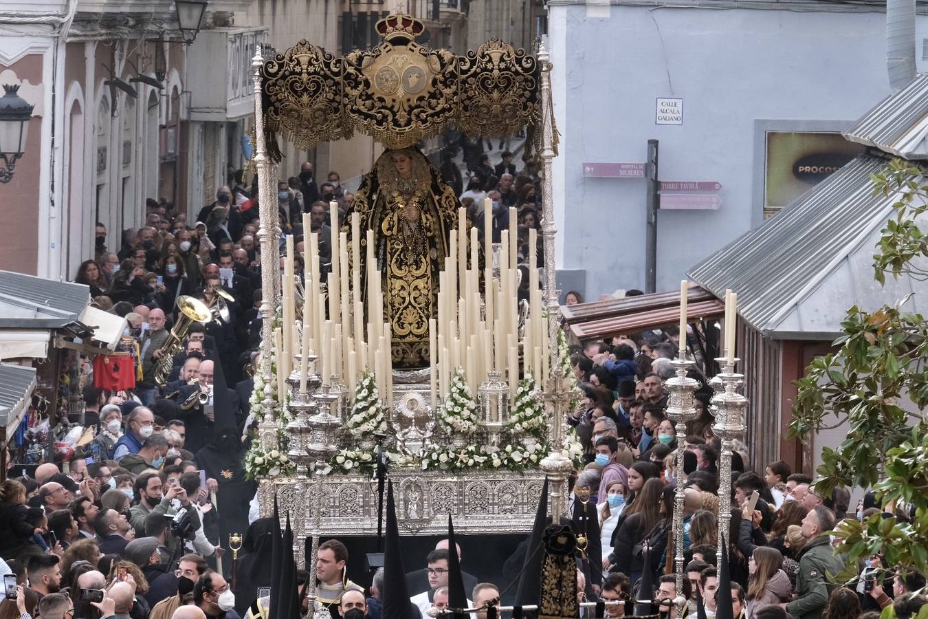 FOTOS: Procesión de Servitas el Viernes de Dolores, en la Semana Santa de Cádiz 2022