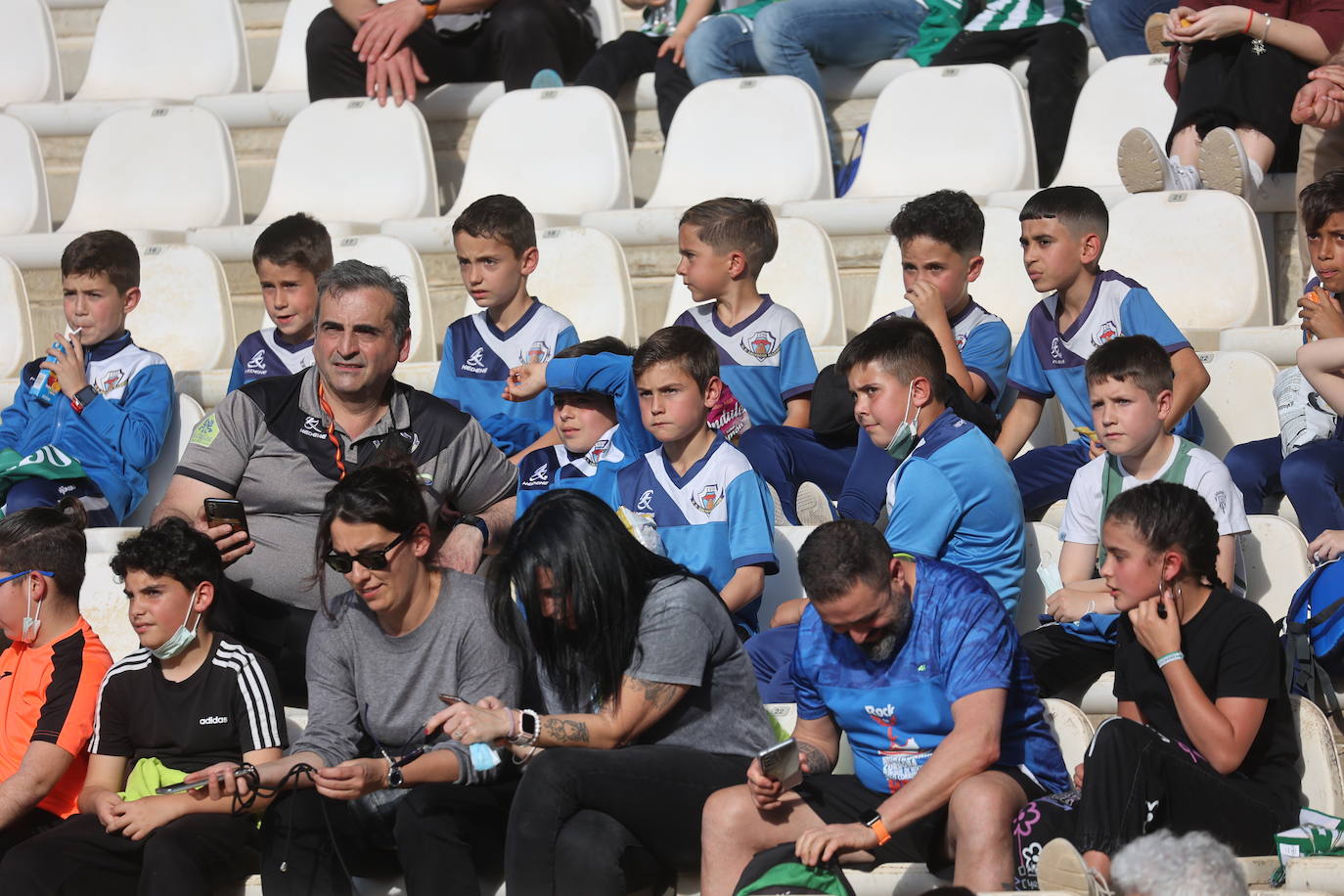 En imágenes, el fantástico ambiente en el Córdoba CF - Villanovense