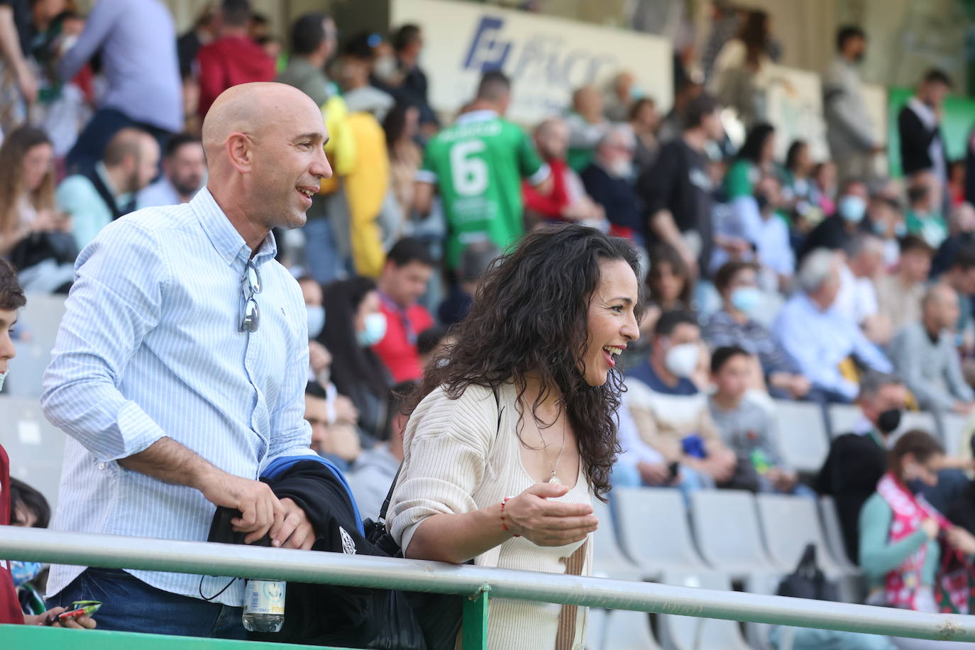 En imágenes, el fantástico ambiente en el Córdoba CF - Villanovense