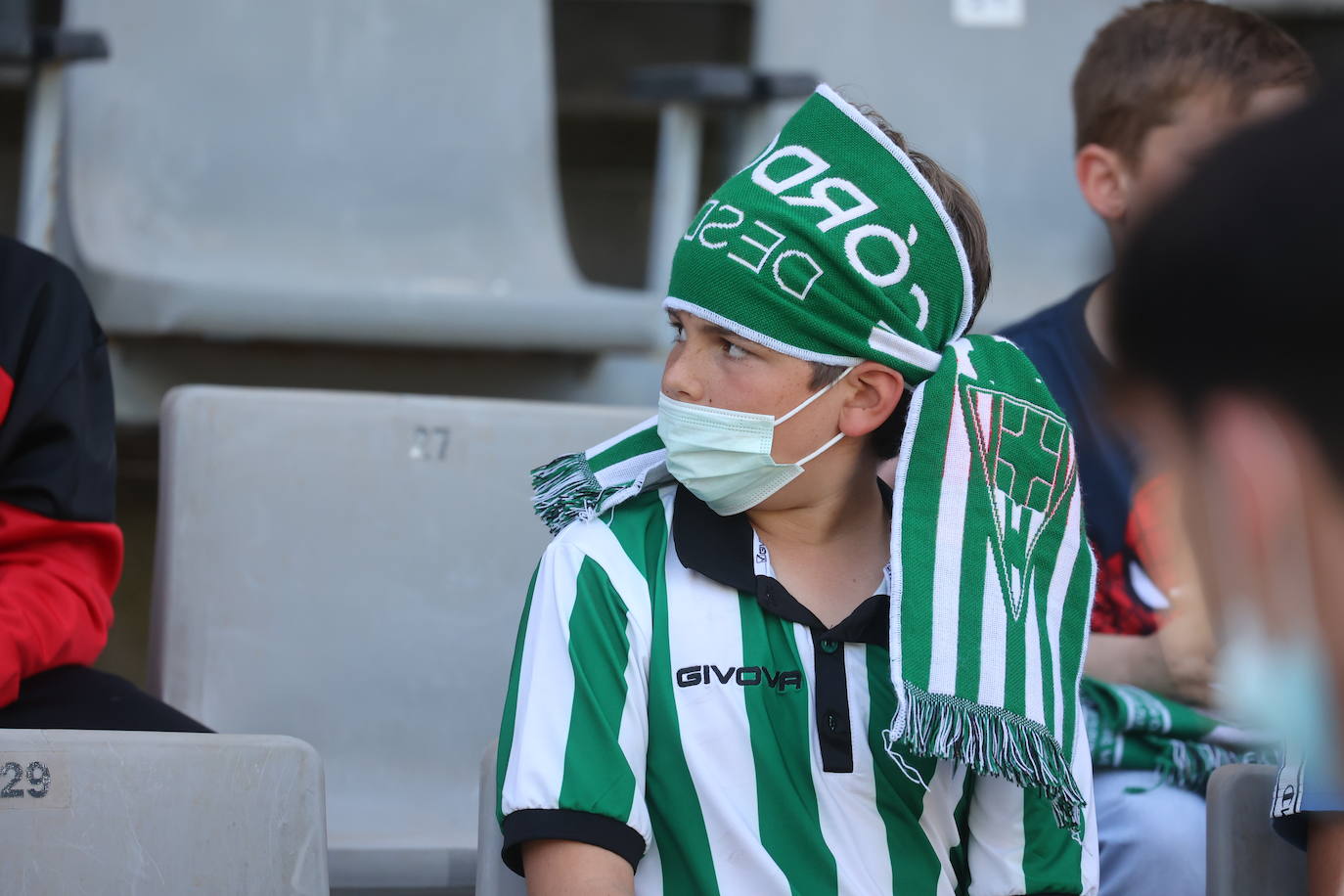 En imágenes, el fantástico ambiente en el Córdoba CF - Villanovense