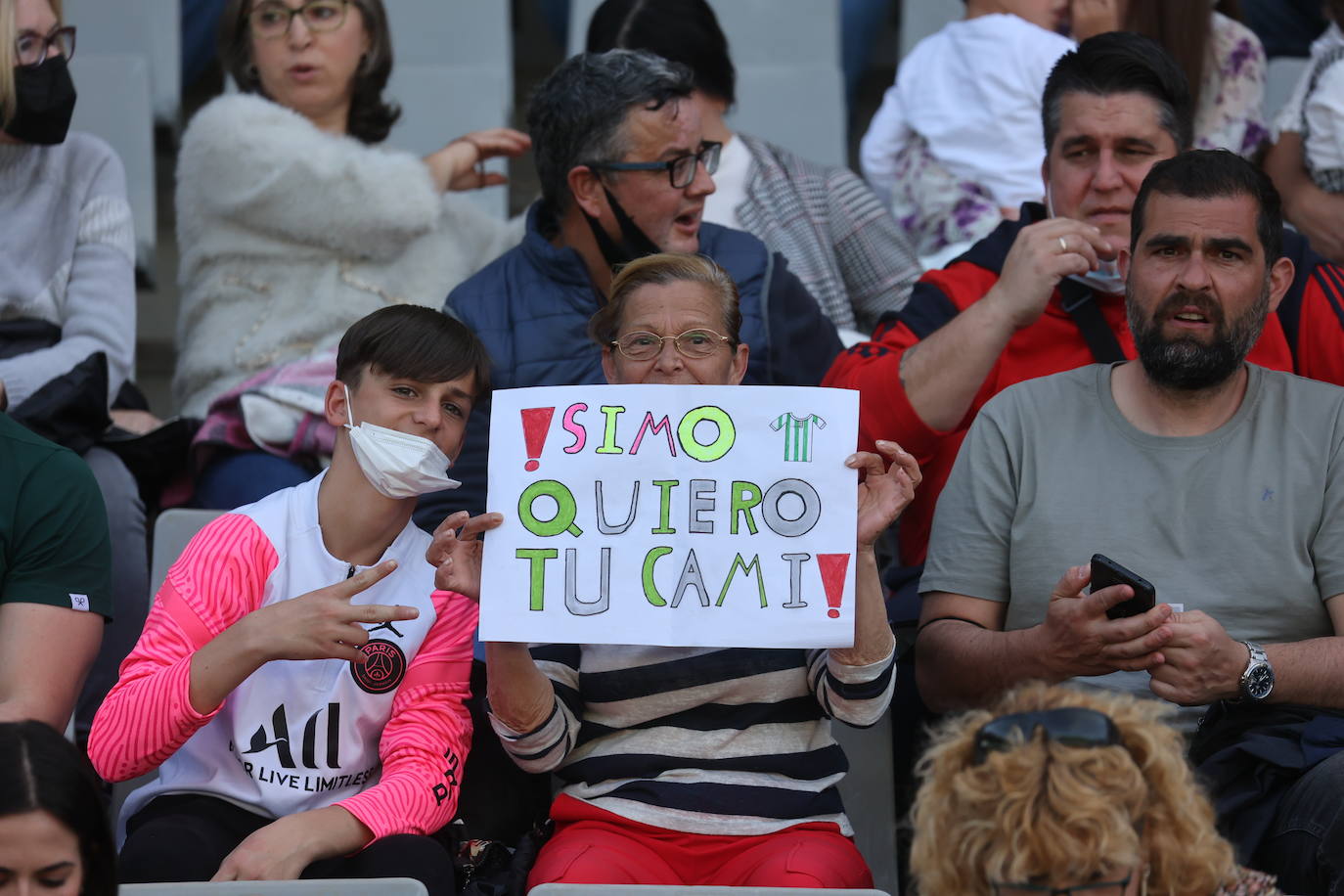 En imágenes, el fantástico ambiente en el Córdoba CF - Villanovense