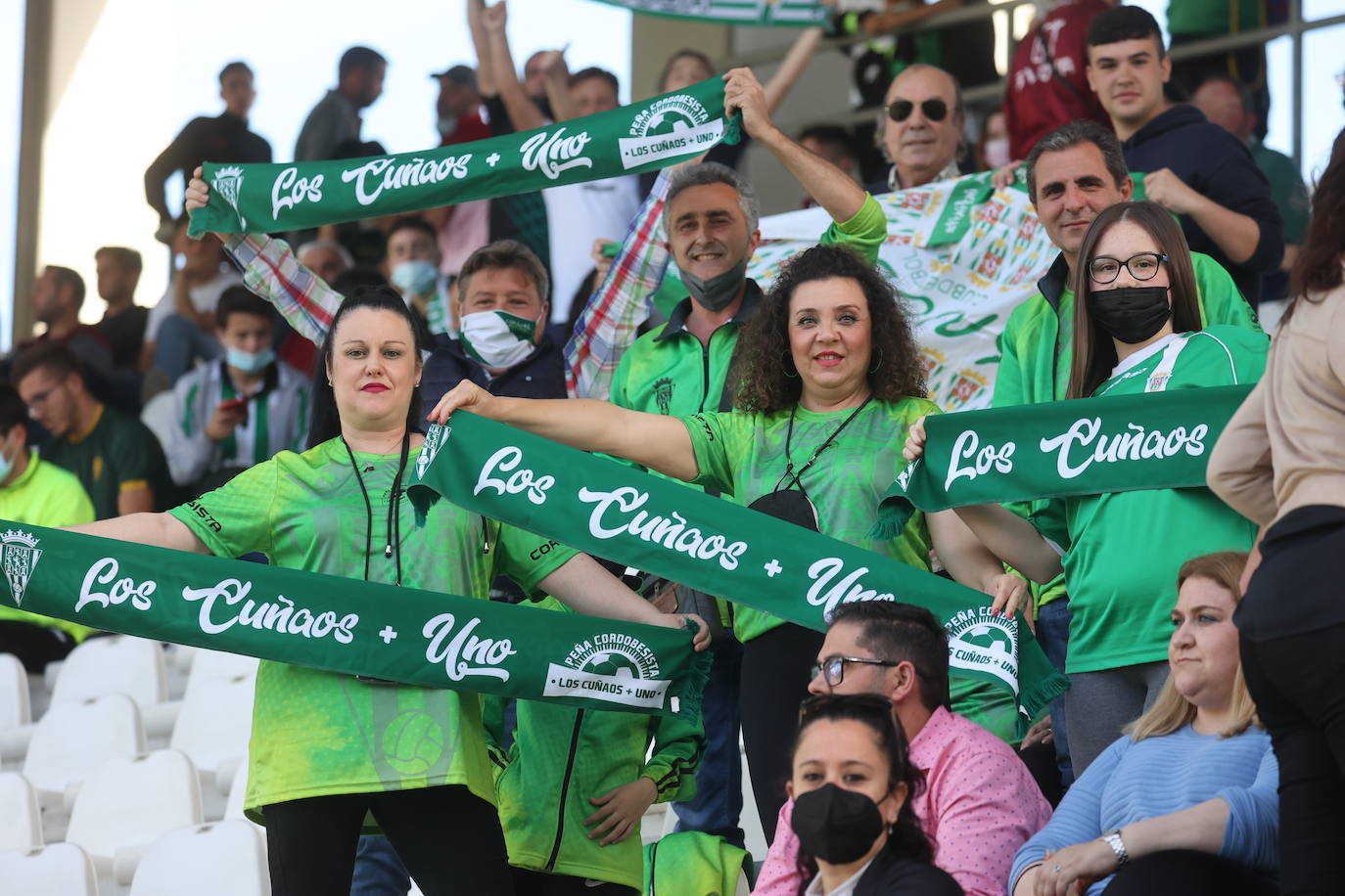 En imágenes, el fantástico ambiente en el Córdoba CF - Villanovense