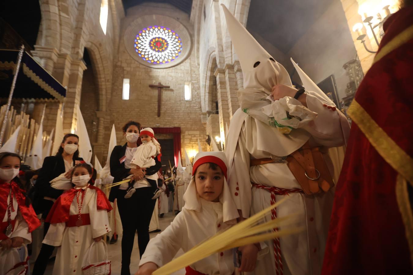 La vibrante salida de la Borriquita en el Domingo de Ramos de Córdoba, en imágenes