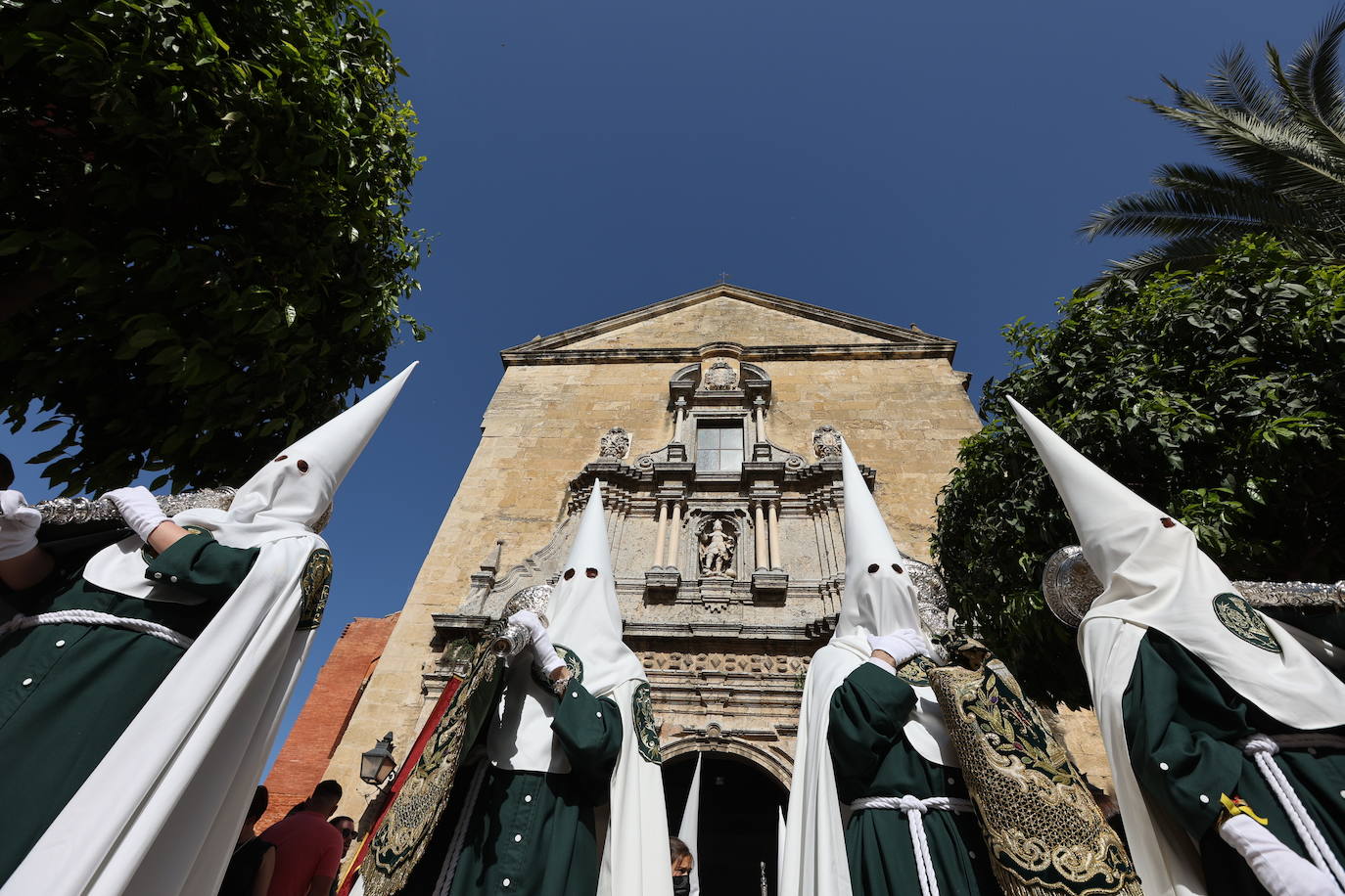 La hermandad del Huerto ilumina Córdoba el Domingo de Ramos