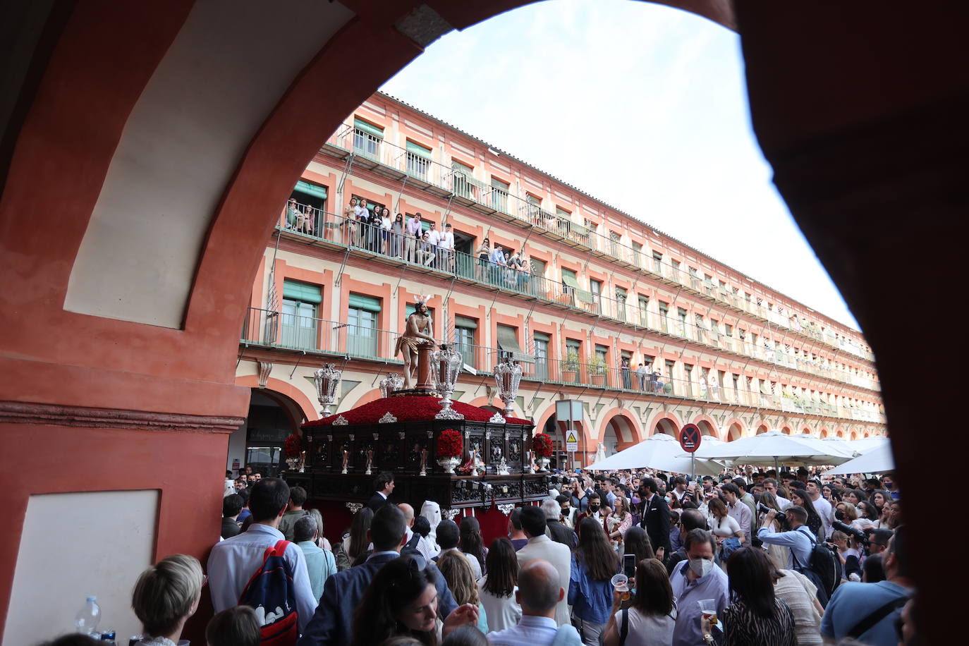 La hermandad del Huerto ilumina Córdoba el Domingo de Ramos