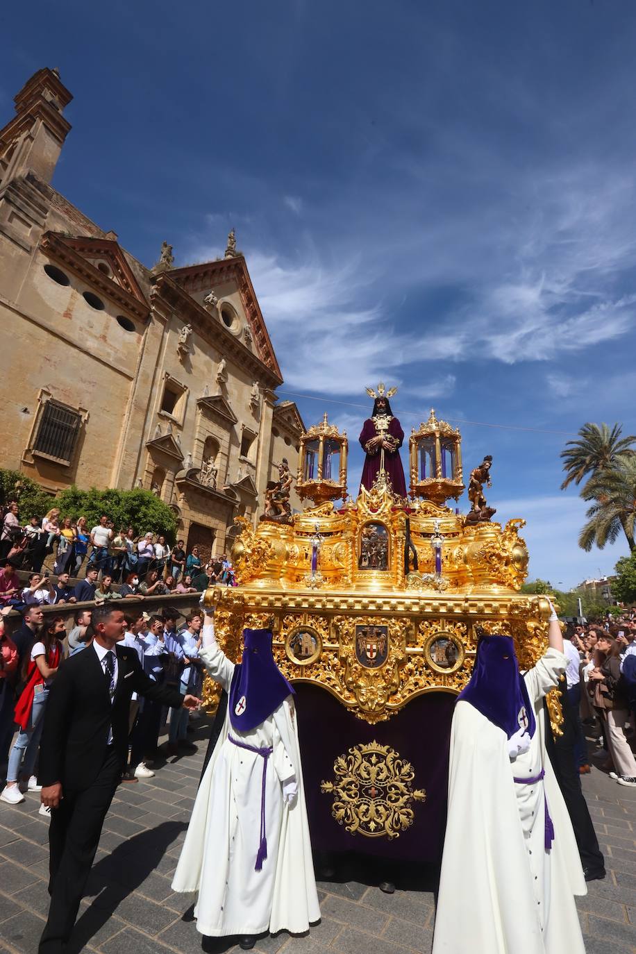 El imágenes, el Rescatado reparte su gracia el Domingo de Ramos en Córdoba