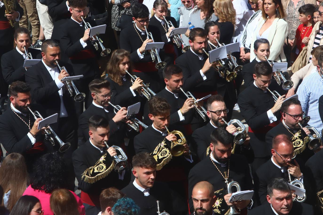 El imágenes, el Rescatado reparte su gracia el Domingo de Ramos en Córdoba