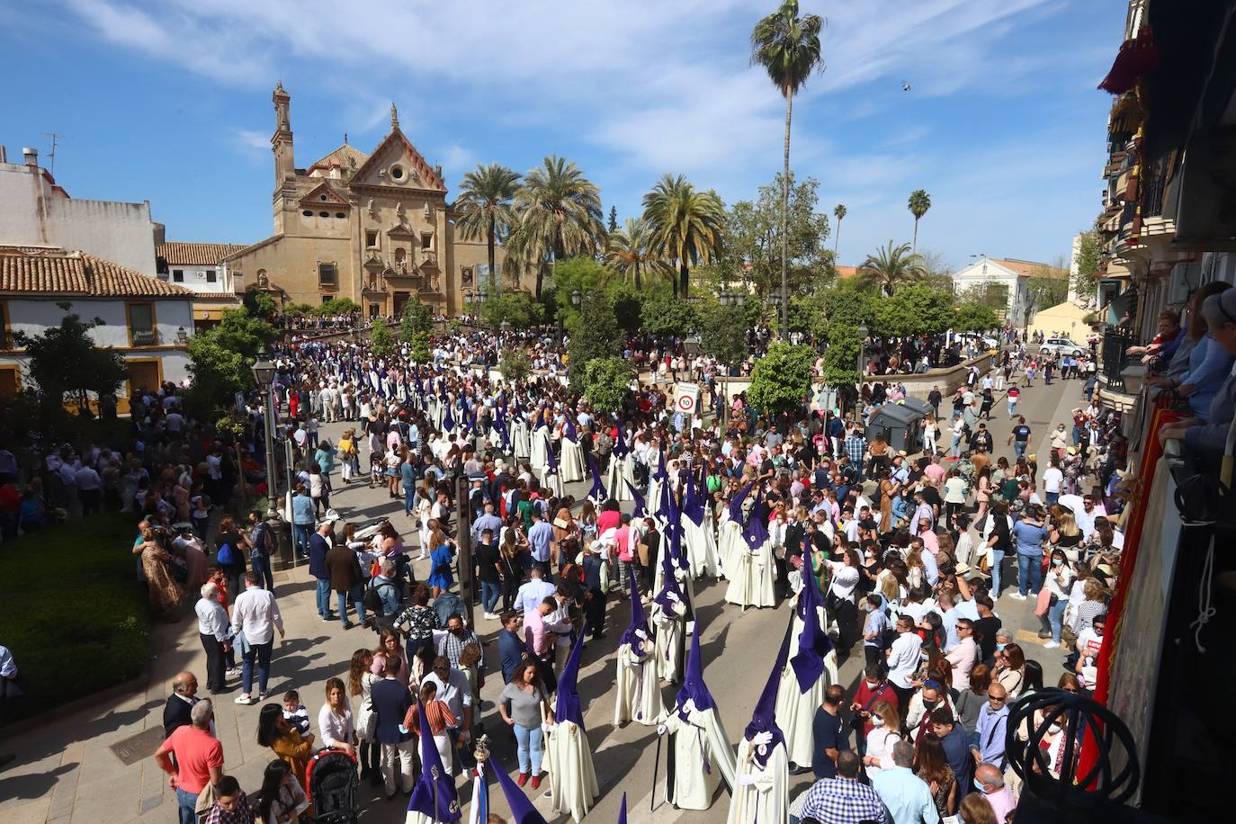 El imágenes, el Rescatado reparte su gracia el Domingo de Ramos en Córdoba