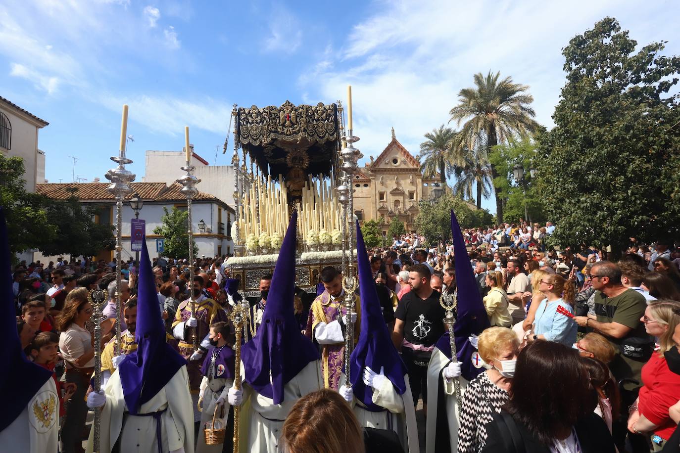 El imágenes, el Rescatado reparte su gracia el Domingo de Ramos en Córdoba