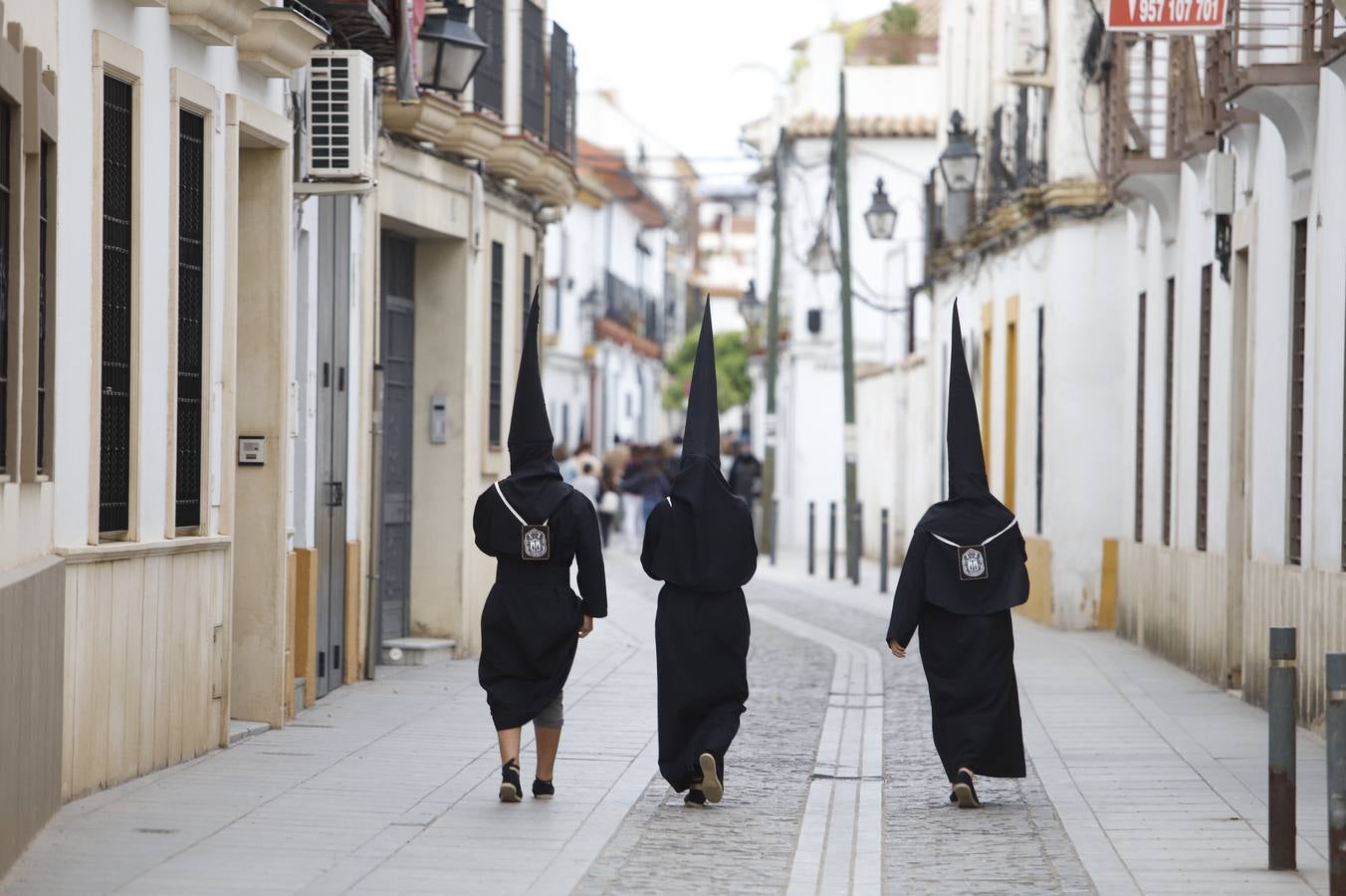 Las sobrias imágenes de Ánimas en el interior de San Lorenzo este Lunes Santo