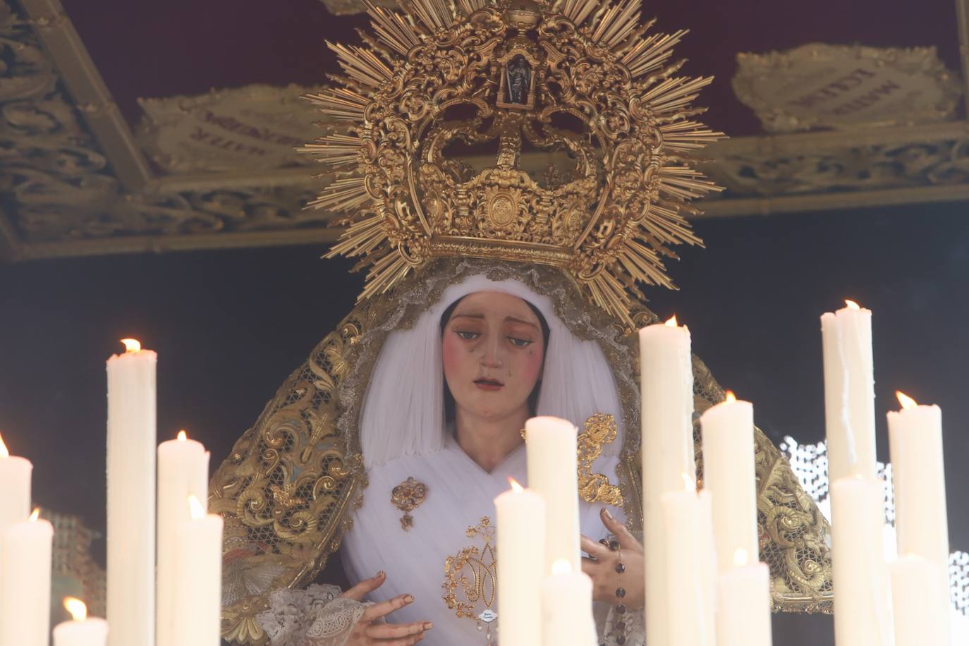 Lunes Santo | El bello desafío en Córdoba de la Vera Cruz a la lluvia, en imágenes