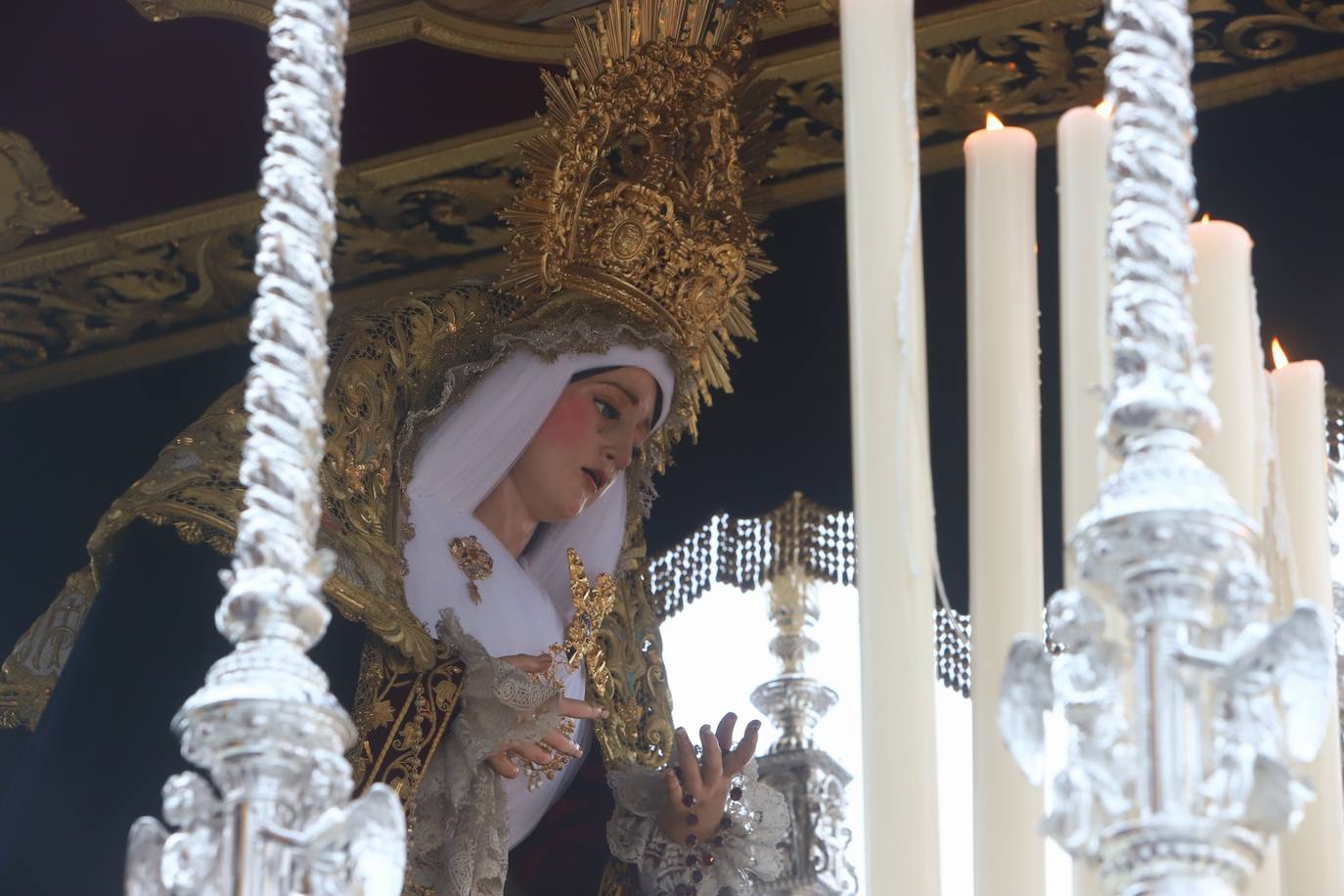 Lunes Santo | El bello desafío en Córdoba de la Vera Cruz a la lluvia, en imágenes